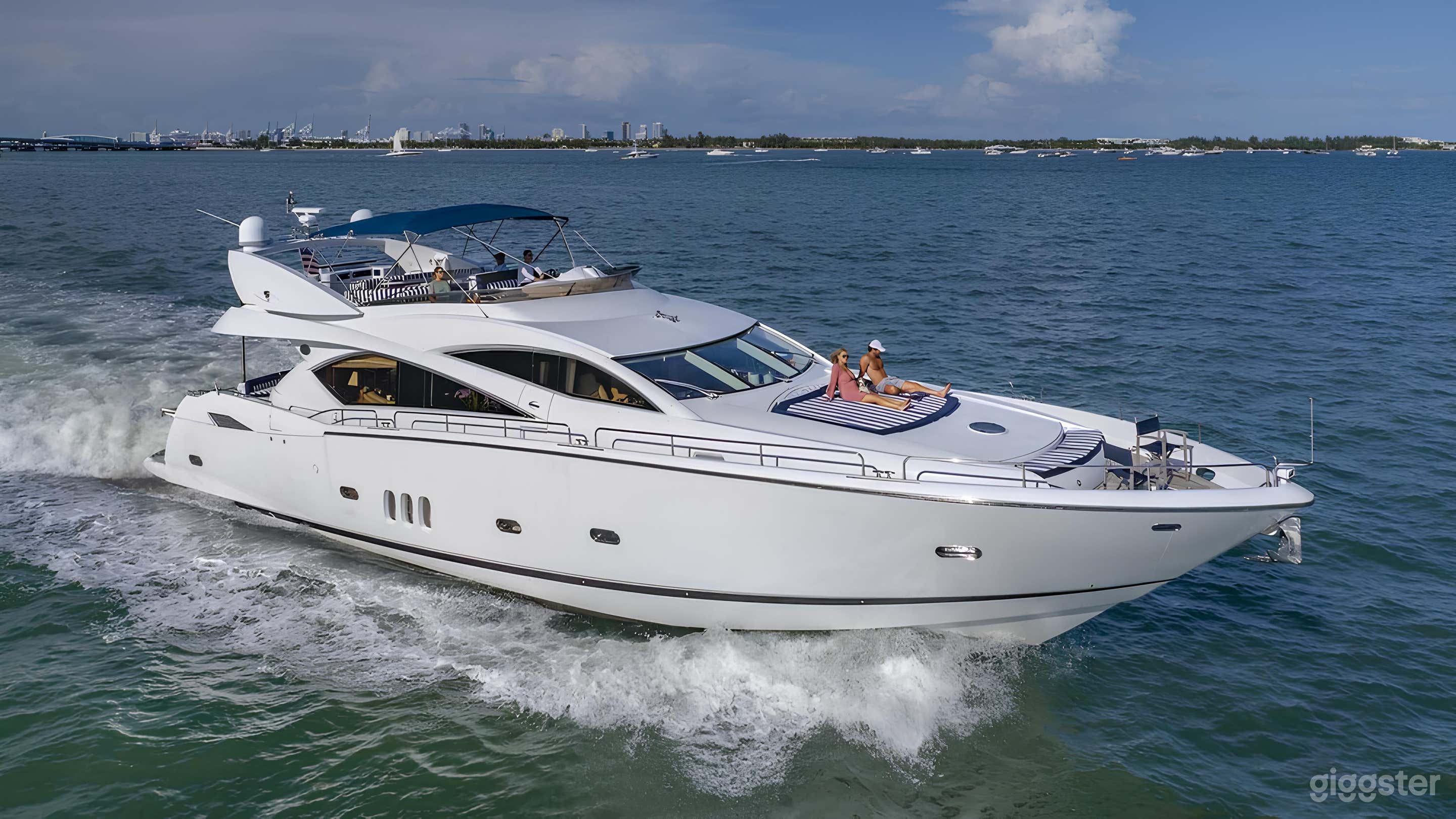 82" Sunseeker Yacht Photo 1