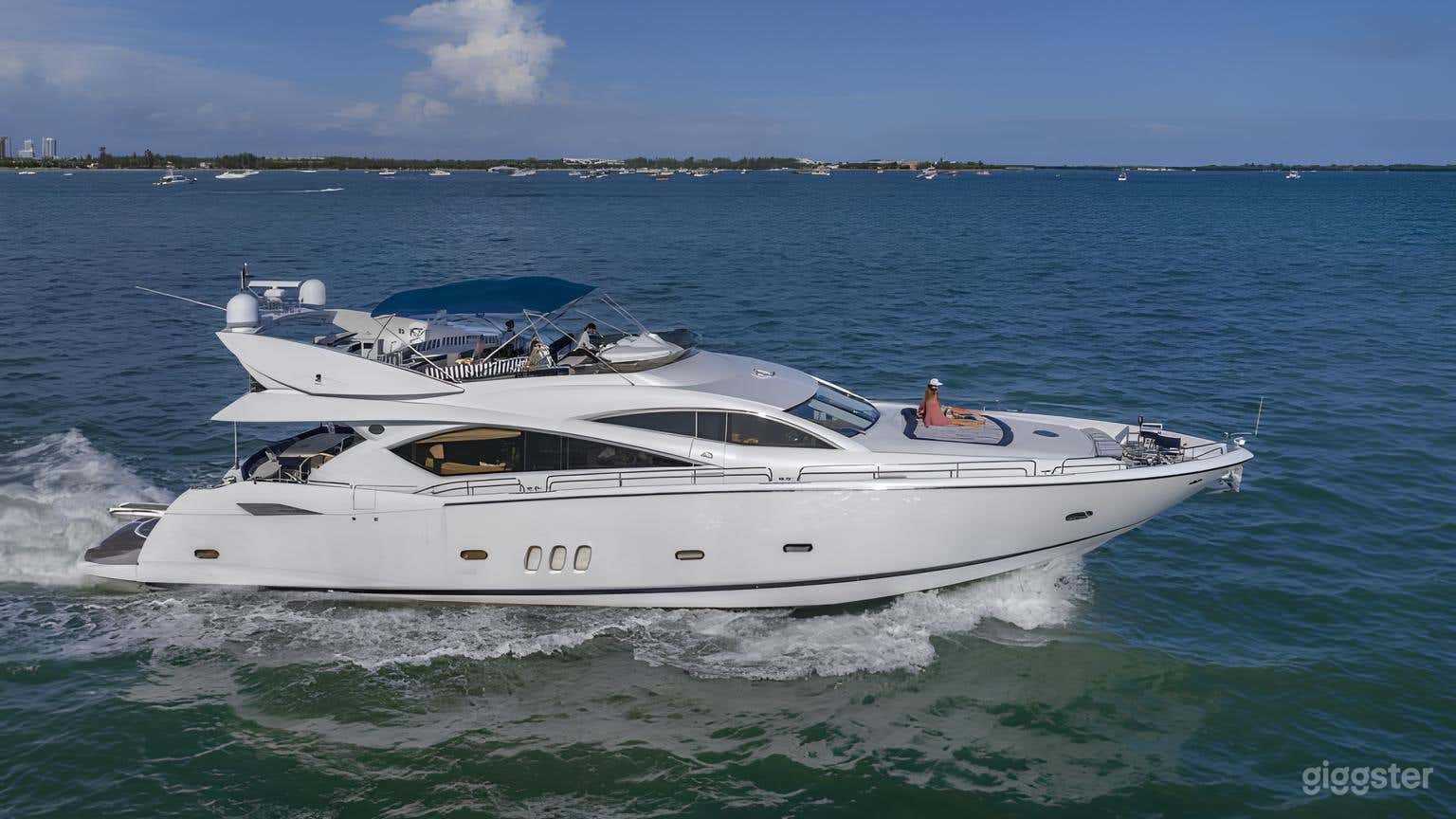 82" Sunseeker Yacht Photo 2