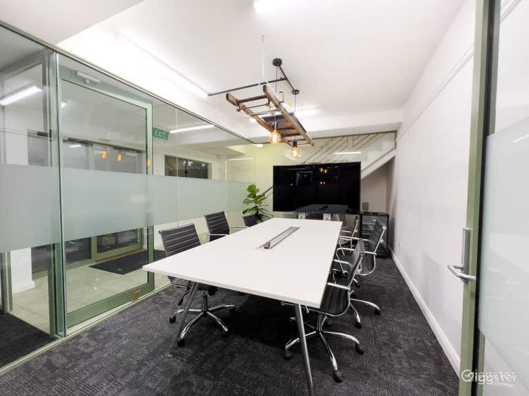  Fishbowl Meeting Room  