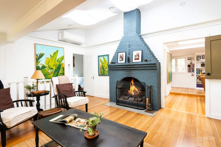  Fireplace in living room 
