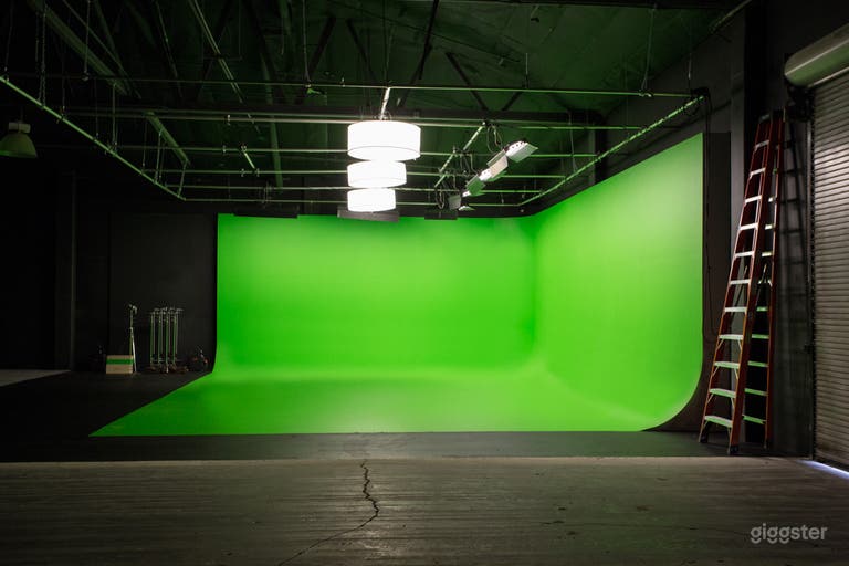  HUGE GREEN SCREEN | FilmStudioLA 