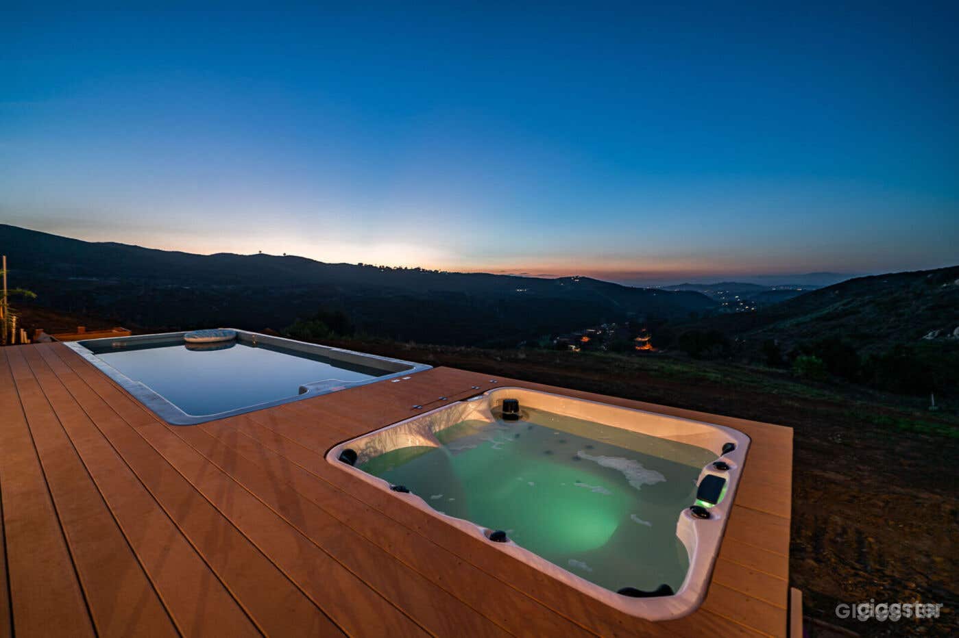 Pool in The Hideaway Photo 4