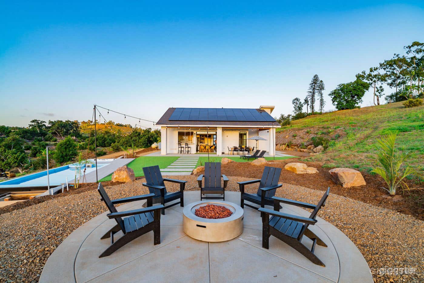 Pool in The Hideaway Photo 3