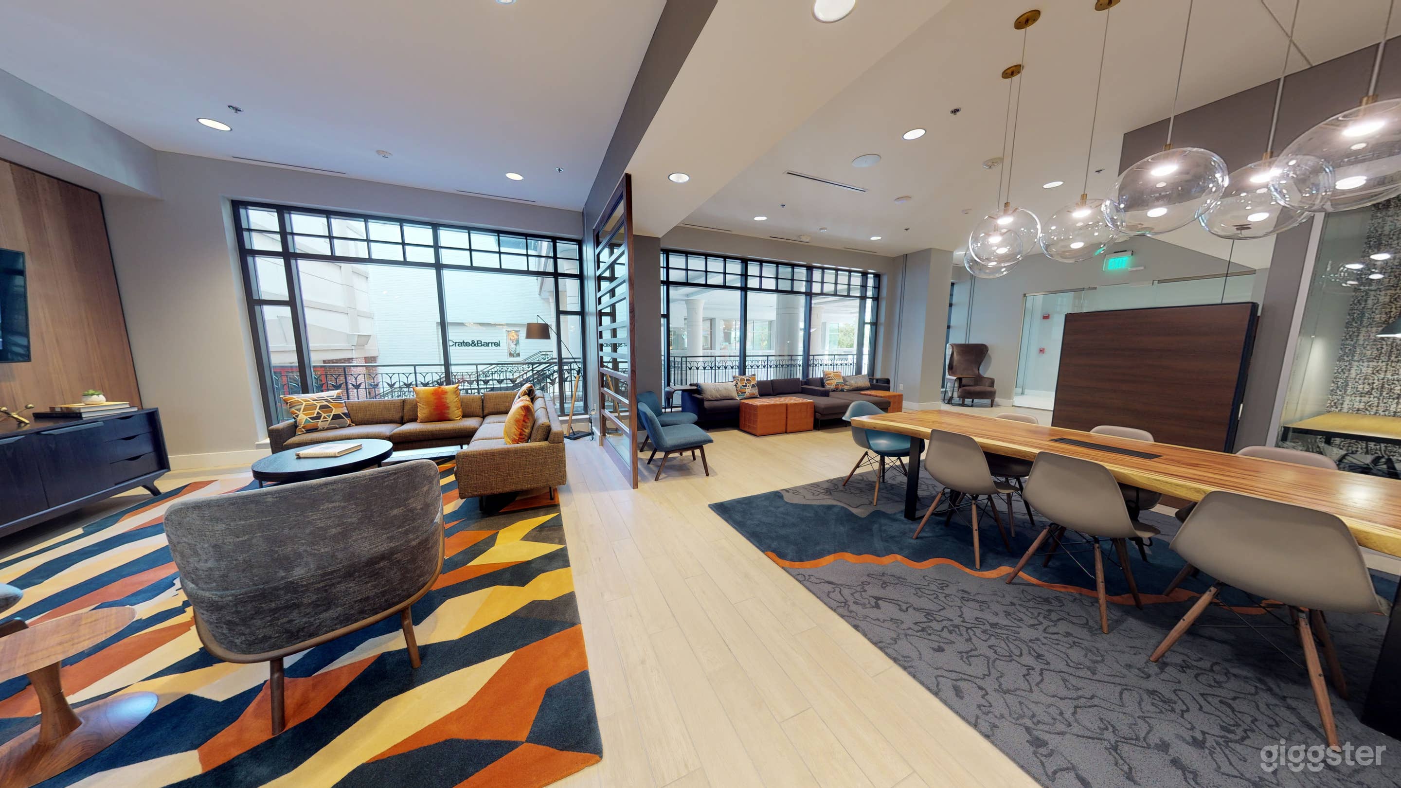 Contemporary Space with Open Layout Photo 3