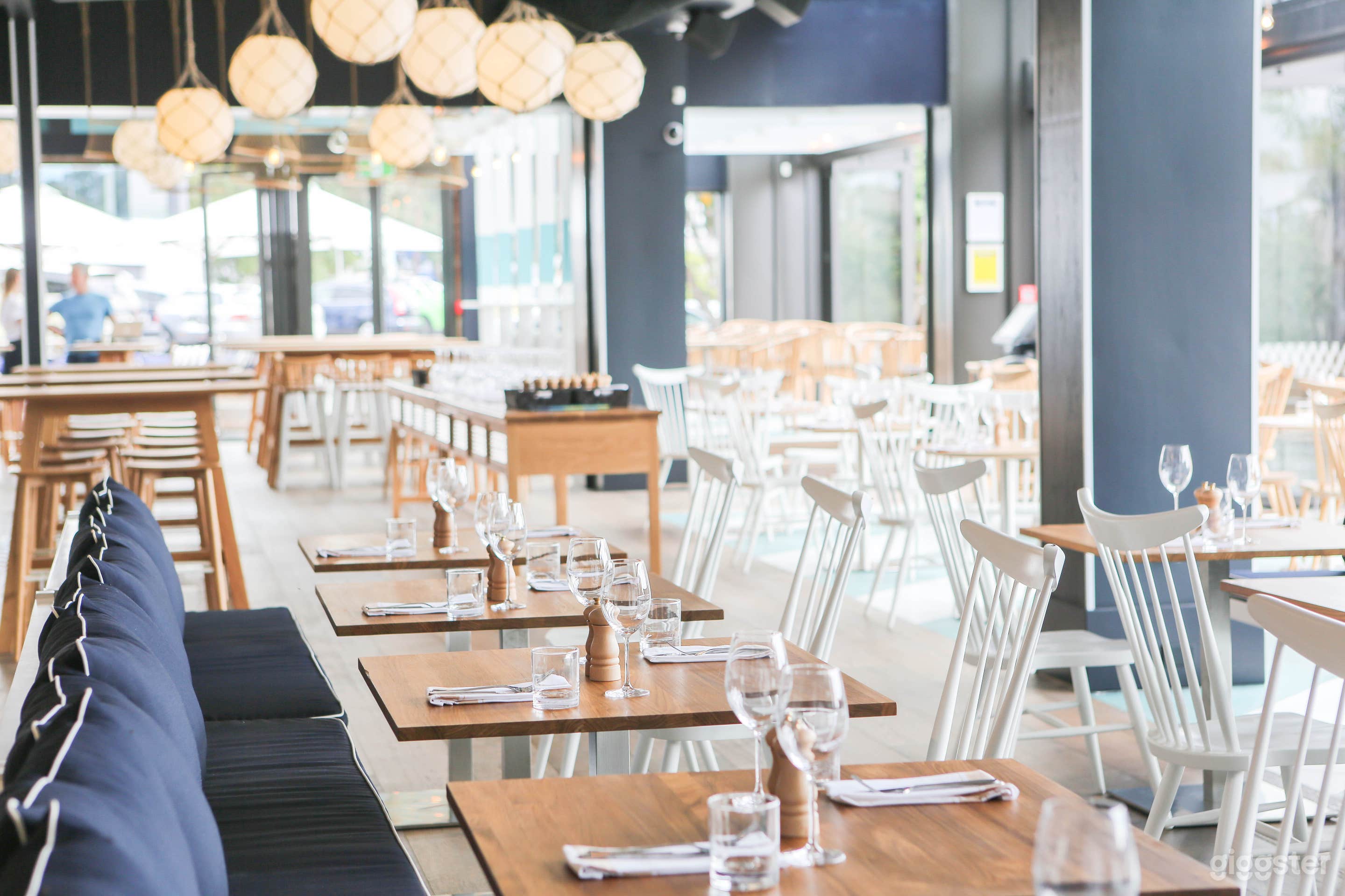 Takapuna Beachfront Bar &amp; Eatery Photo 2