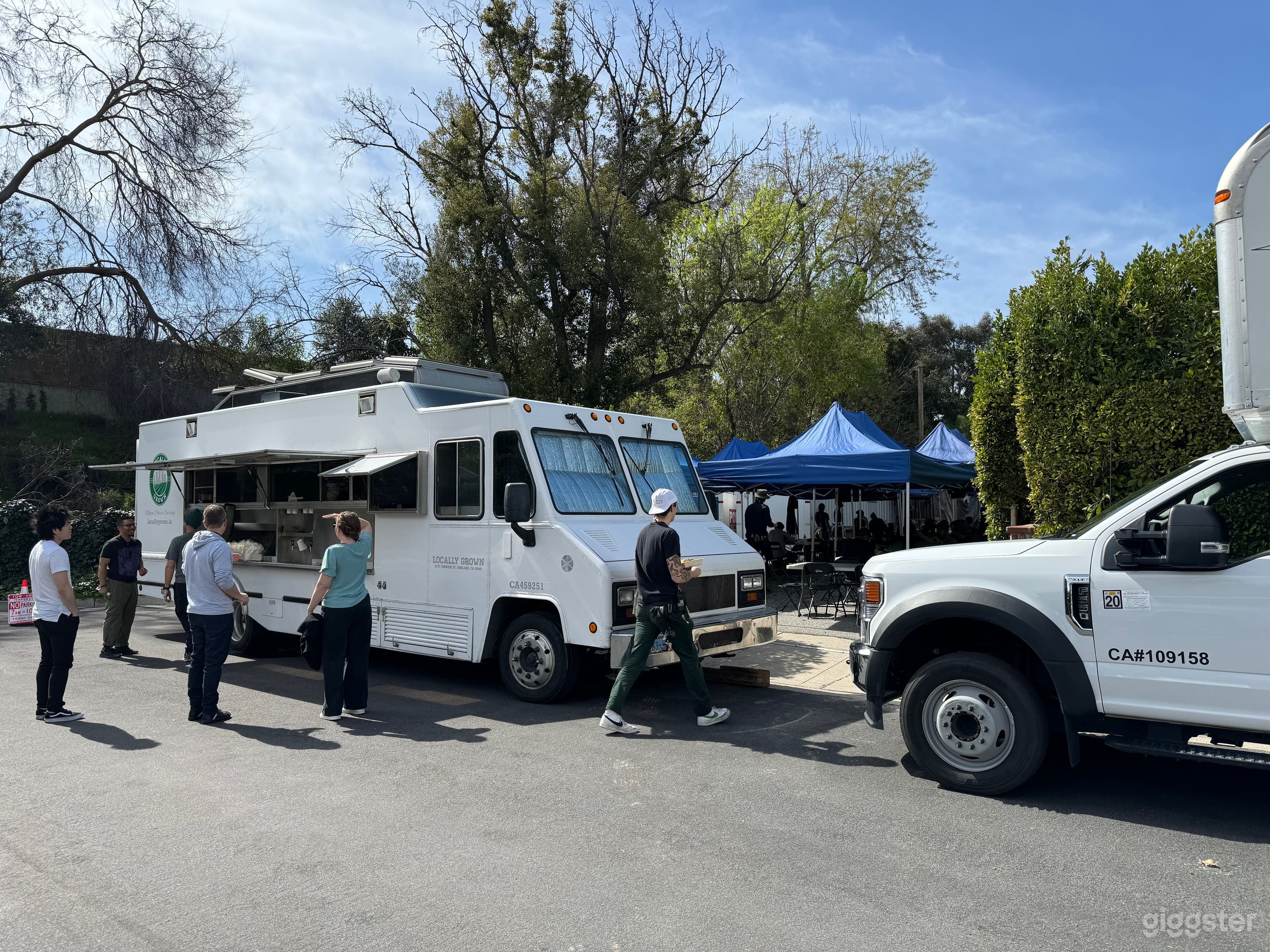 Parking and Staging on empty lot in Toluca Lake Photo 1