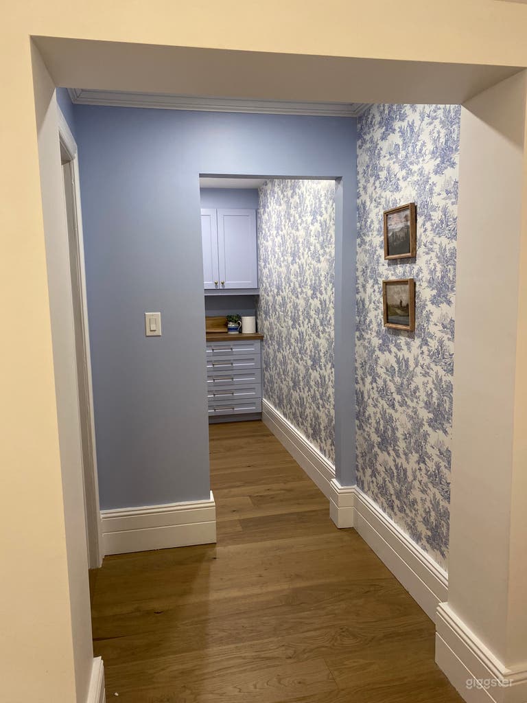  Historic Country Farmhouse in Hamilton  