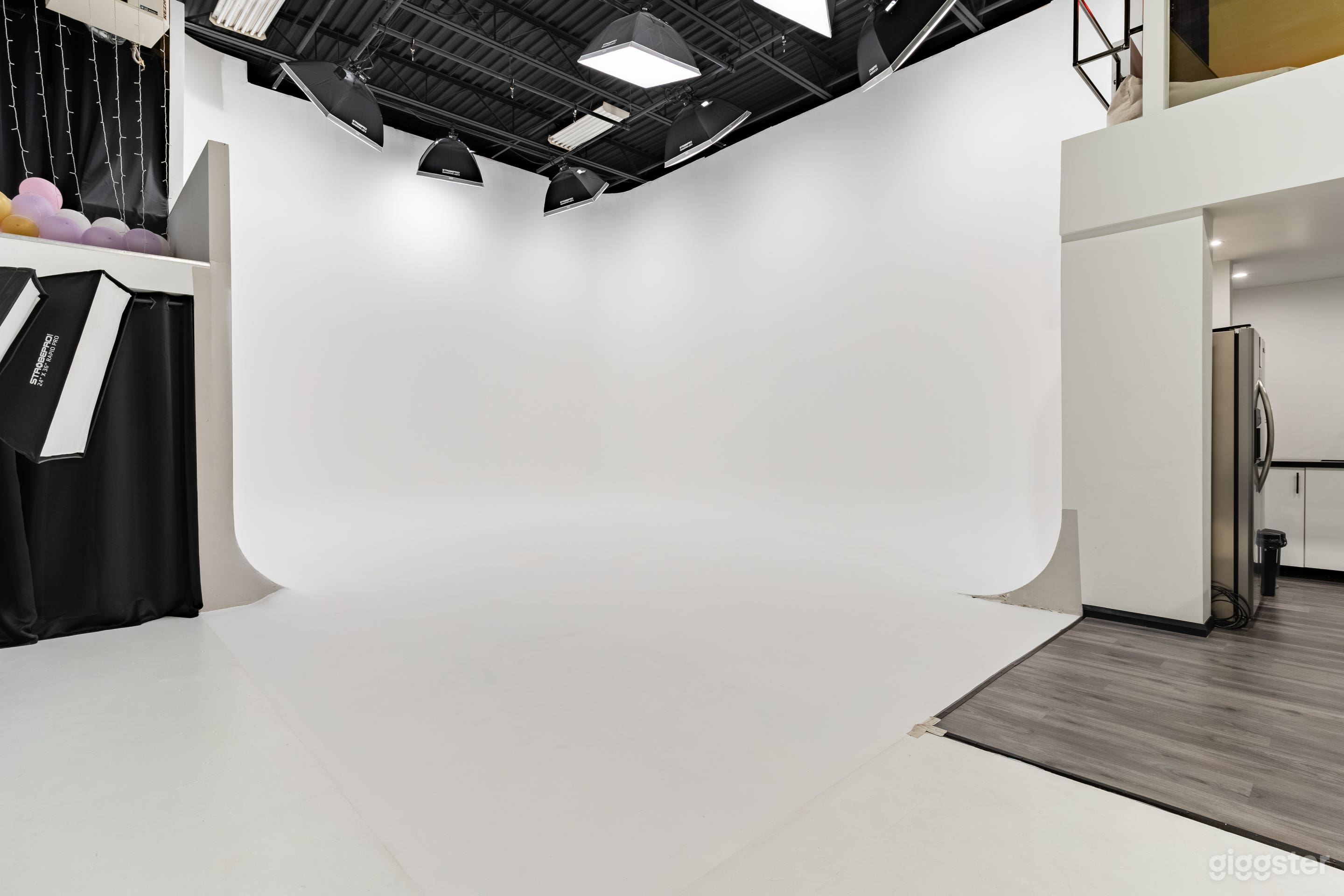 Cyclorama Wall, Main feature in the studio.