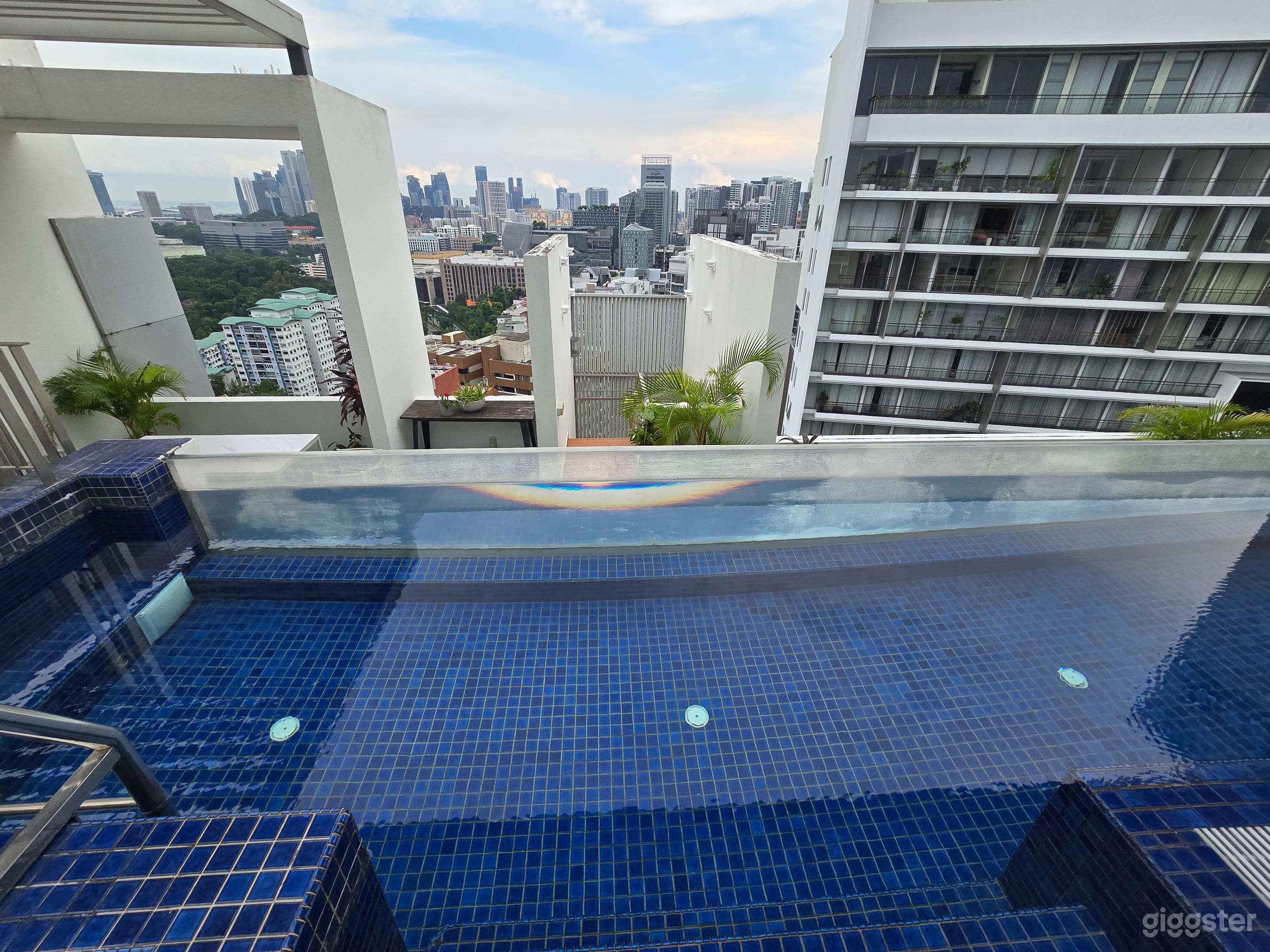 Gorgeous Bohemian Minimal Penthouse with View Photo 2