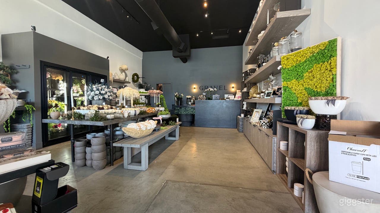 Designer Floral Boutique with Exceptional Character Photo 1