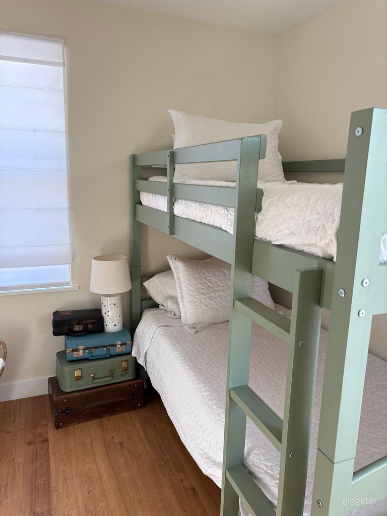  Cozy Apartment with Scenic Deck 