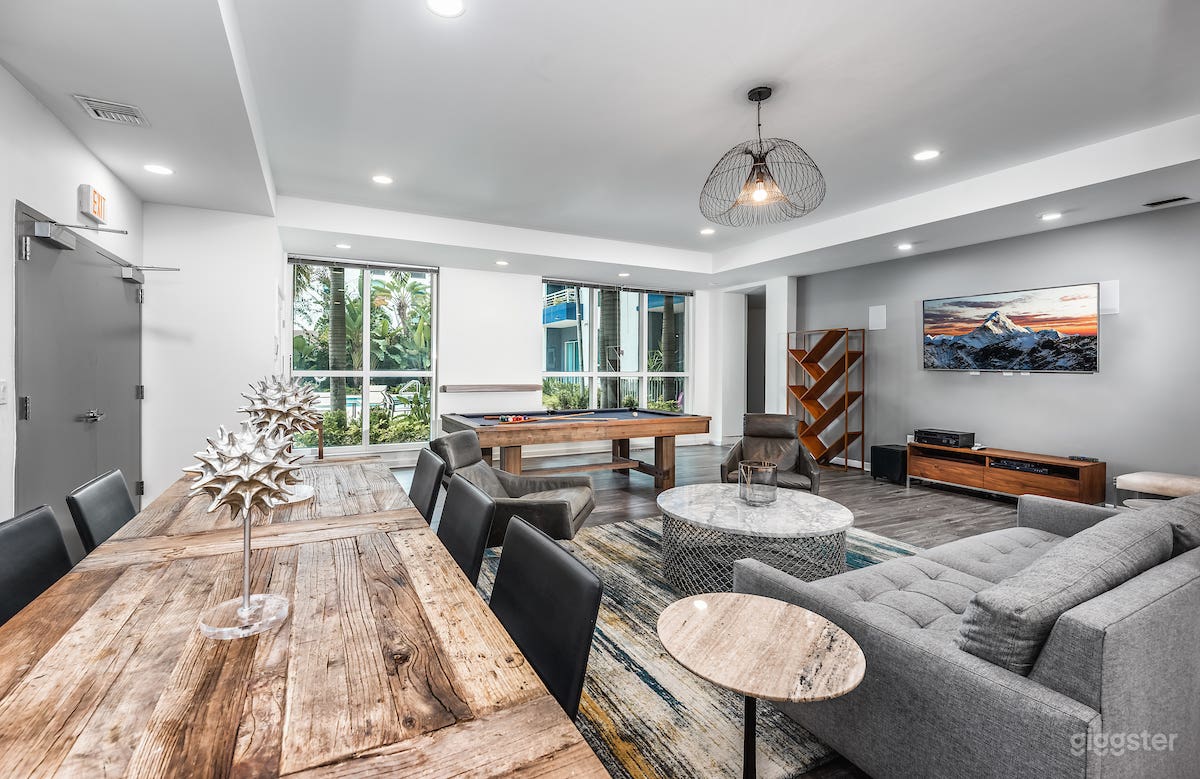 Beautiful Lounge in Tampa Photo 2