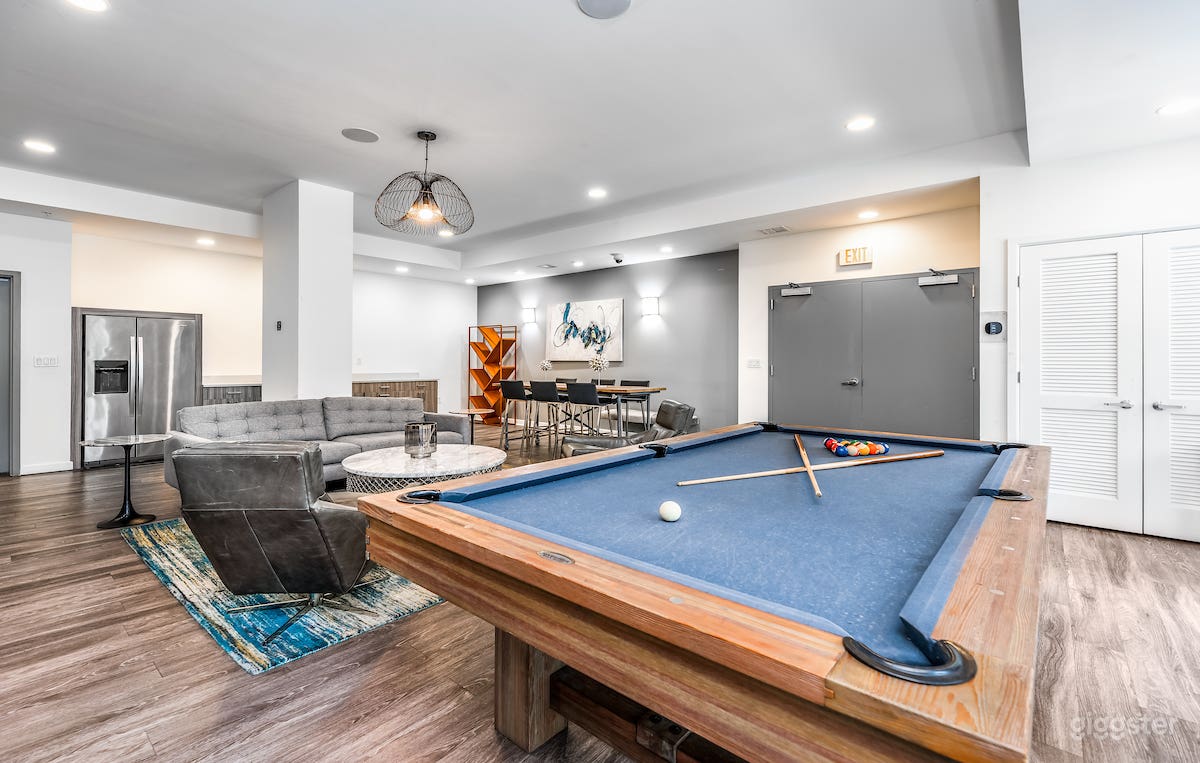 Beautiful Lounge in Tampa Photo 1