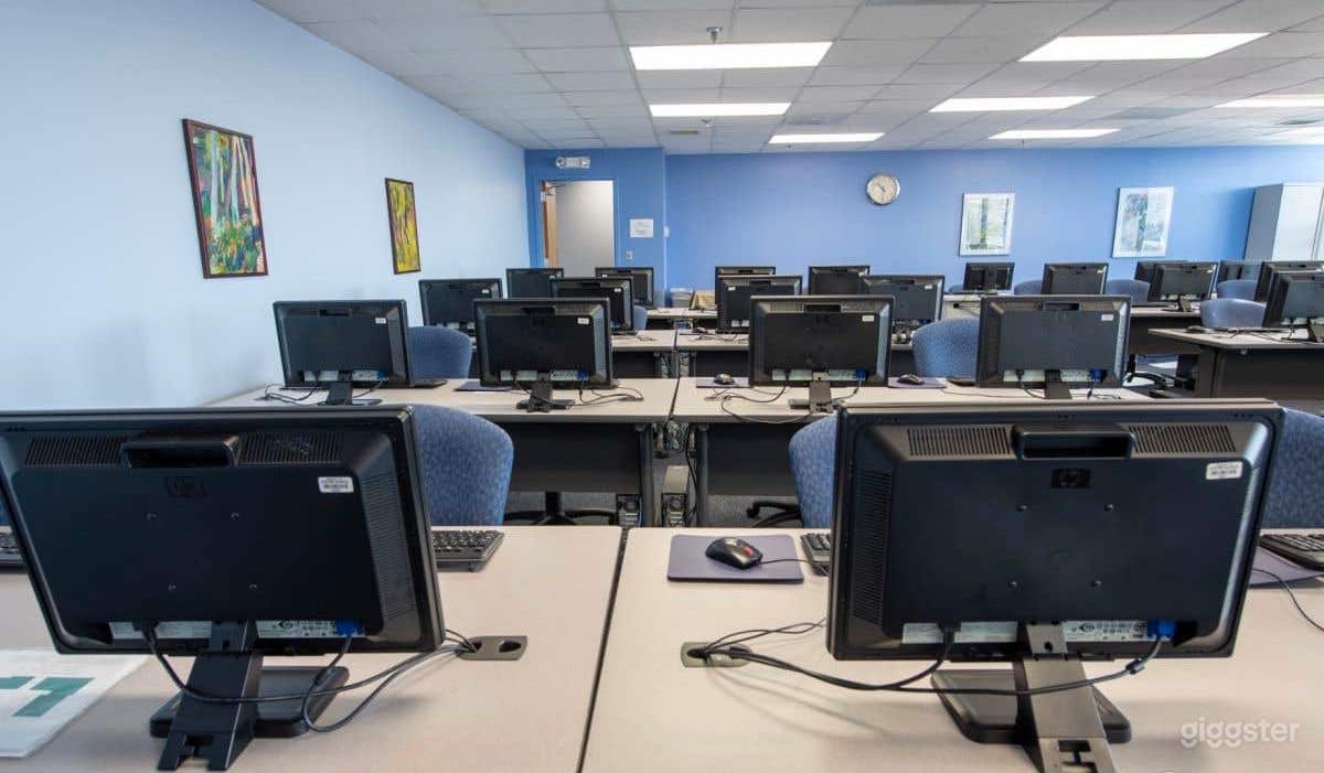 Spacious 32 Person Fully Equipped Computer Lab and Training Room Photo 4