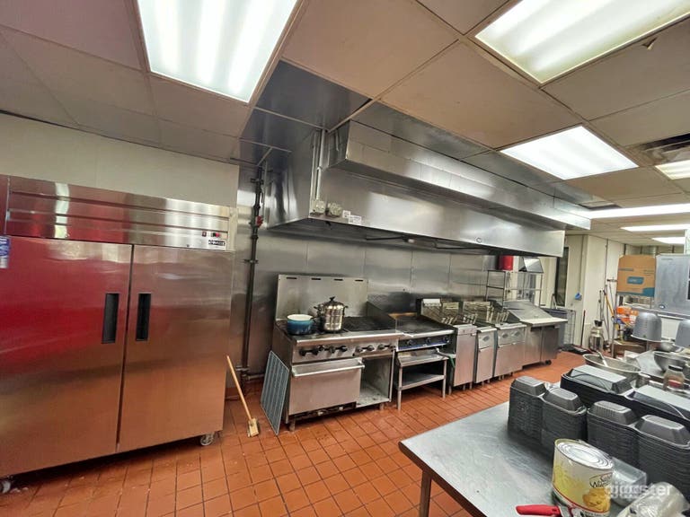  Southwest-style Restaurant with Fully Functional Kitchen 