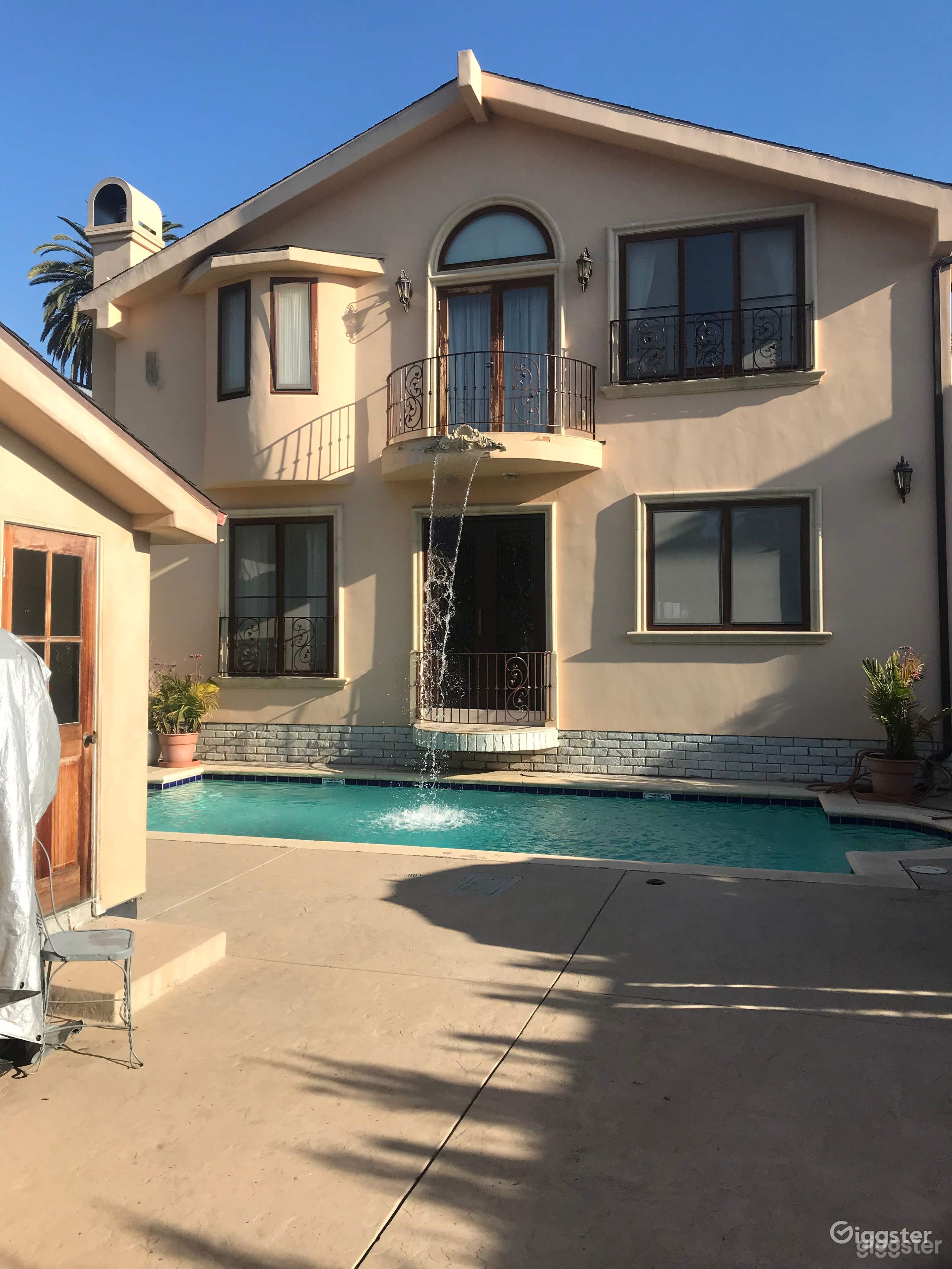 Large Outdoor Pool in Sta Monica Photo 1