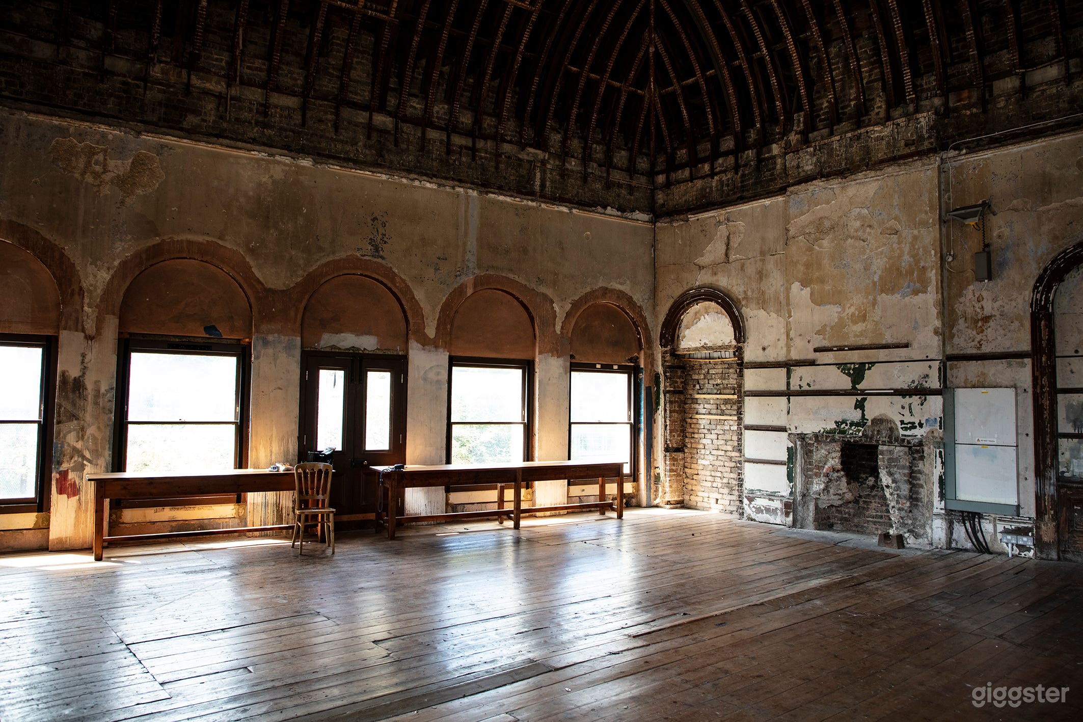 The Old Waiting Room Photo 3