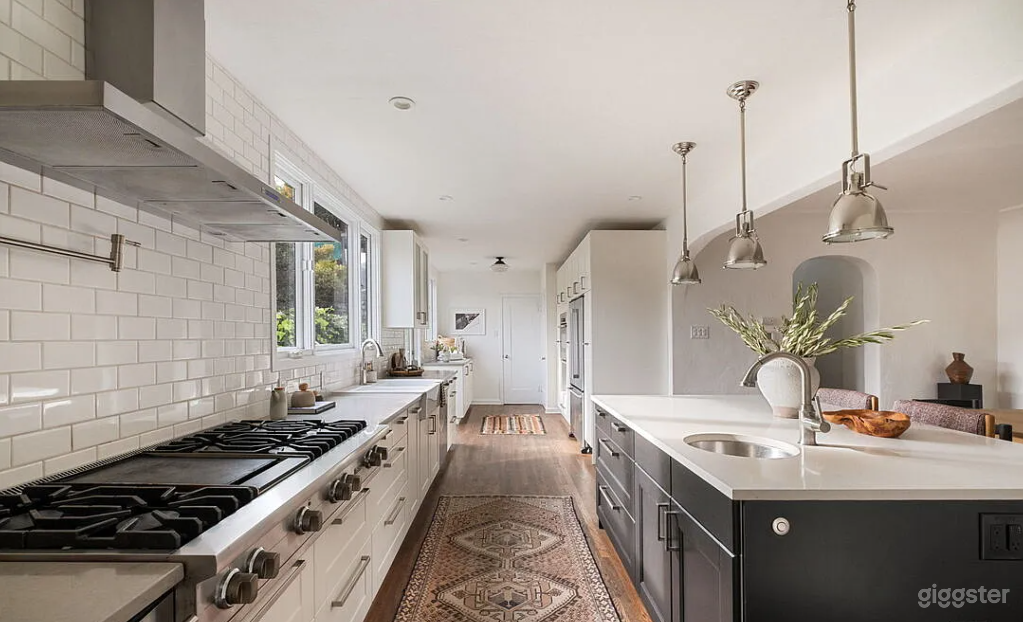 PRODUCTION FRIENDLY Spanish-Style home Silverlake Photo 4