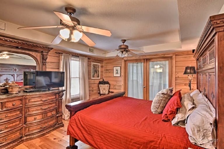  Charming Craftsman 50 acre Farm  