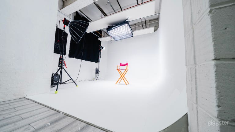  Film/Photo Studio 