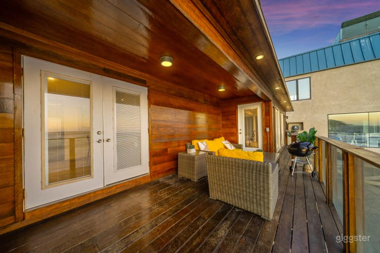  Oceanfront Malibu Beach House with Private Beach Access 