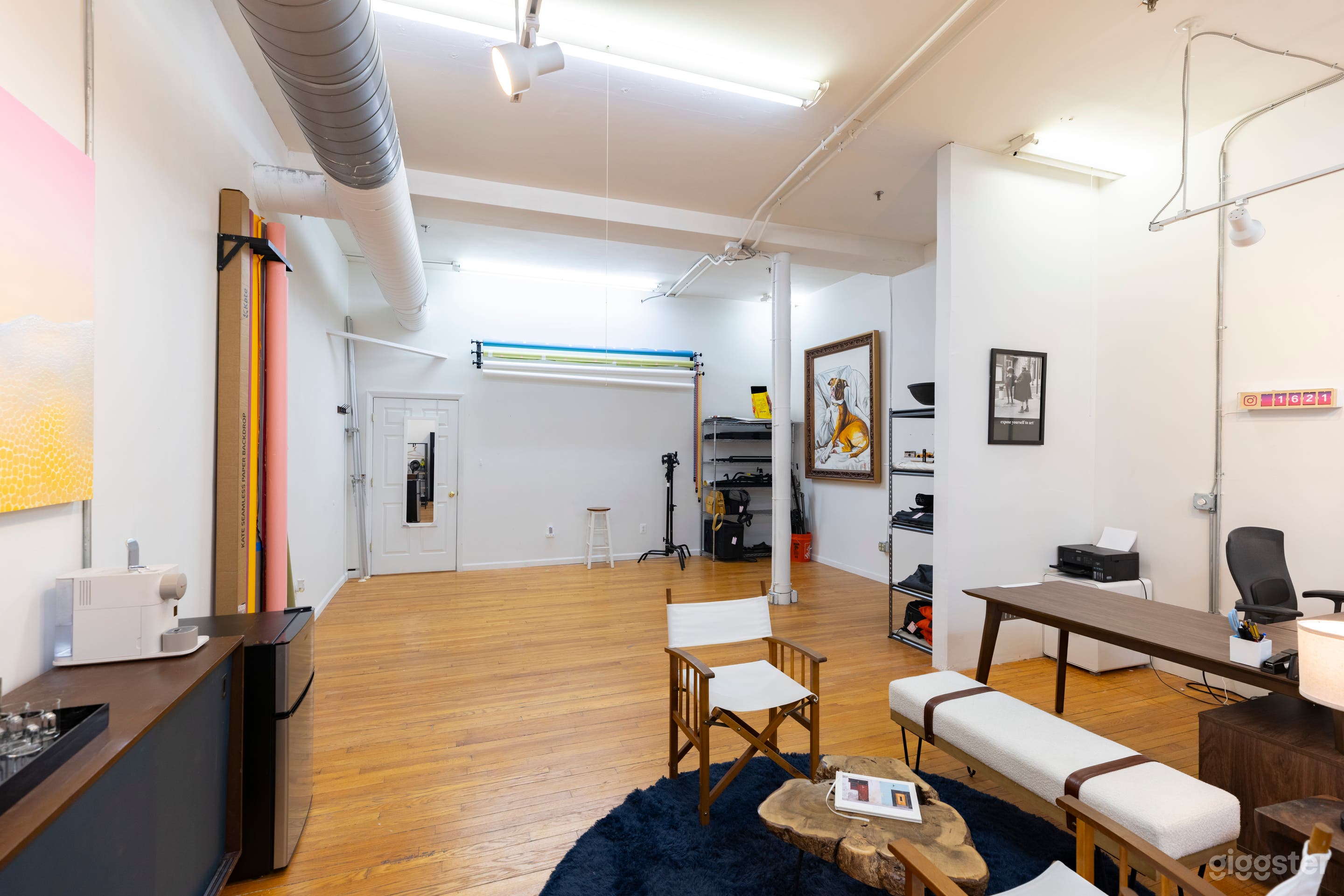 Photo Studio in Spacious Arts Building Photo 3