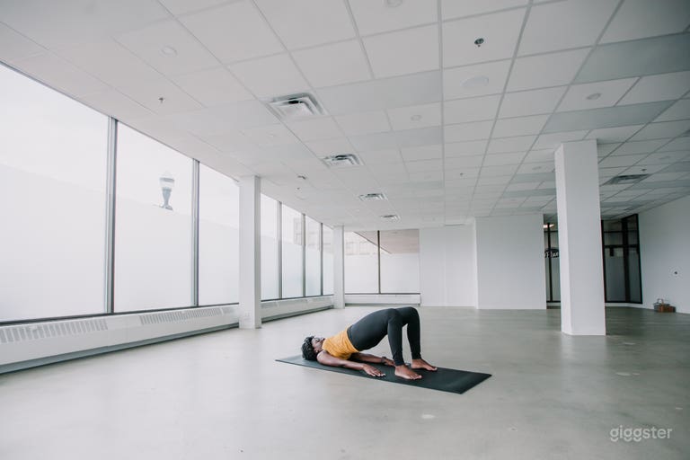  Panoramic City Views: Large windows offer stunning views of the surrounding area, adding depth and character to your shots. 