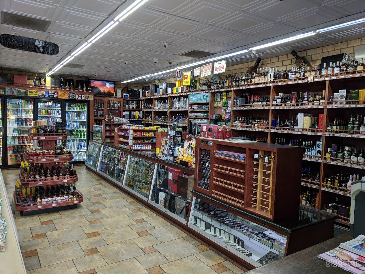 Liquor Store/Convenience Store Photo 4