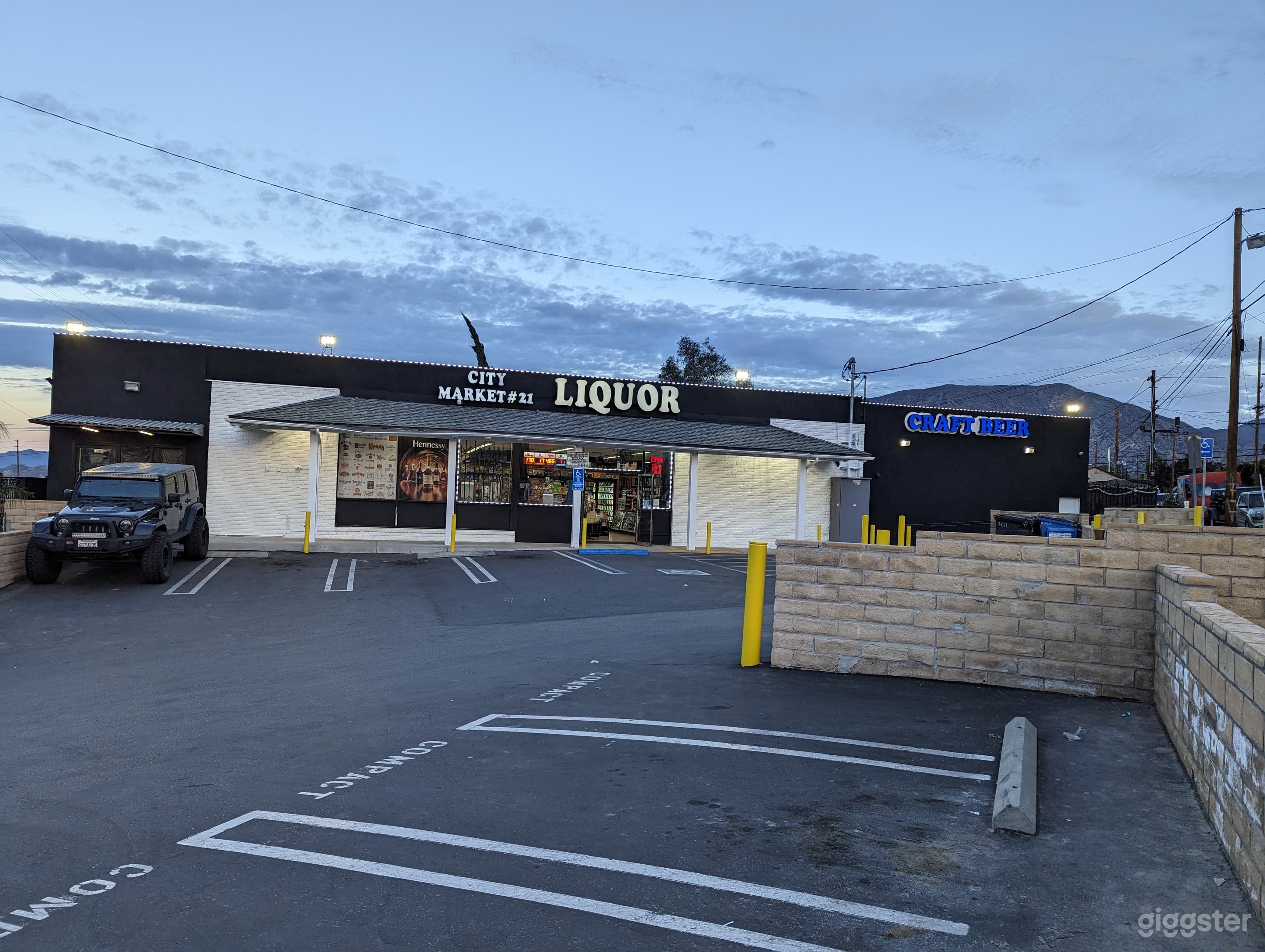 Liquor Store/Convenience Store Photo 1