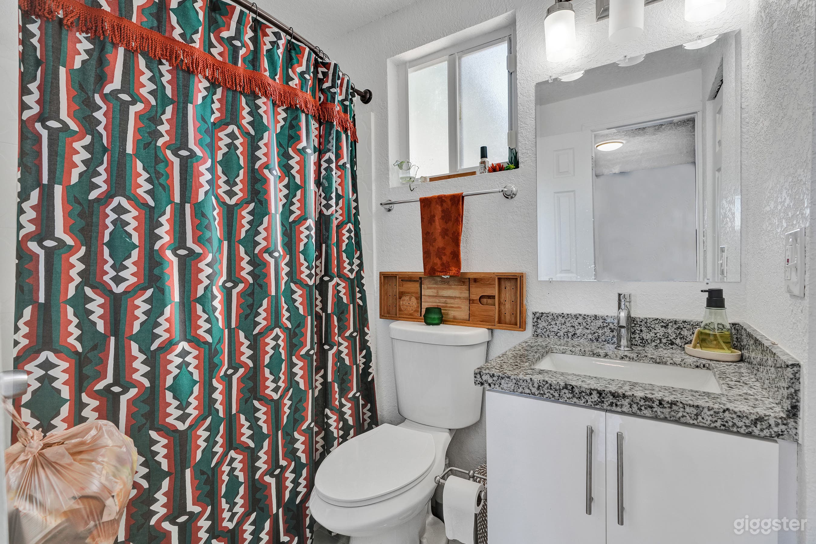 Bright Miami Home with Huge Yard &amp; Open Living Space Photo 3