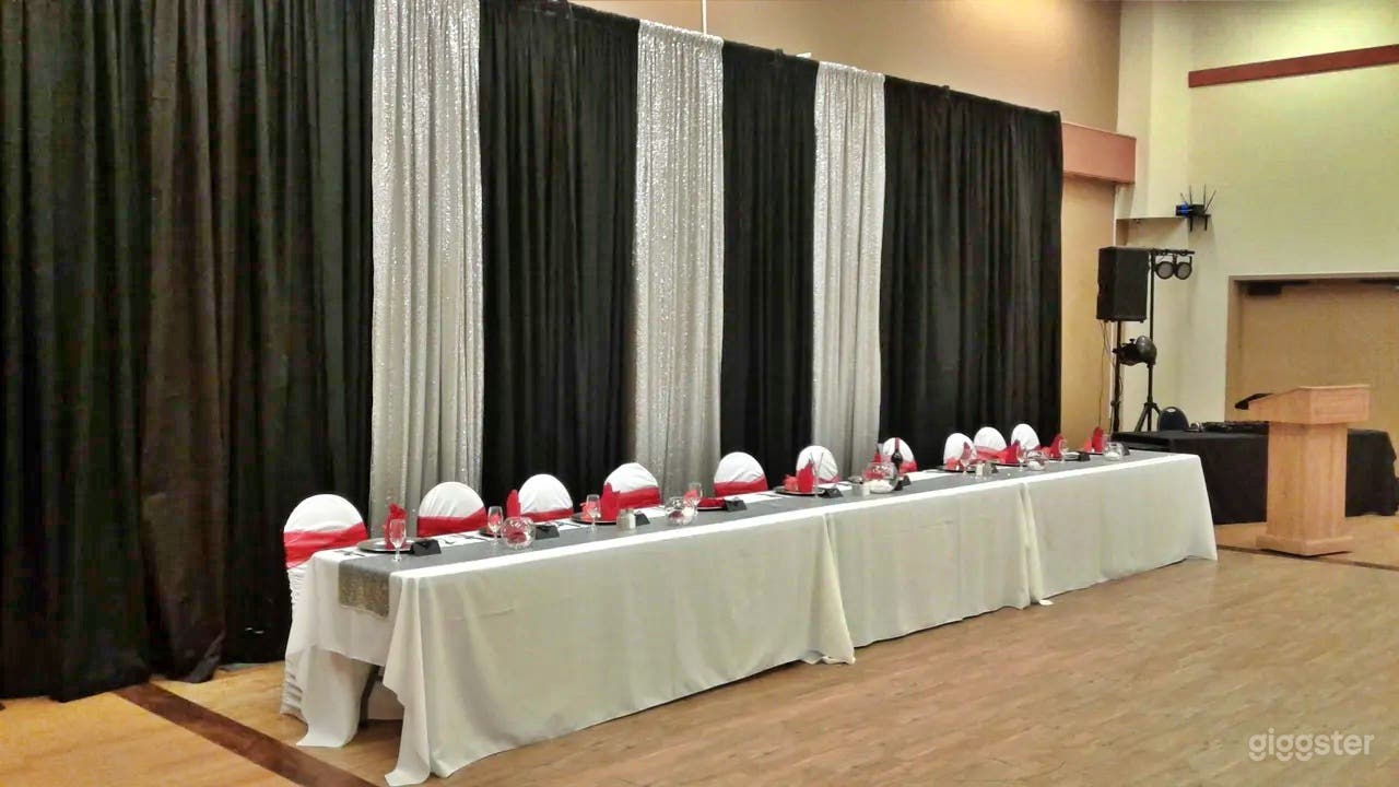 Elegant Small Banquet Hall Photo 4