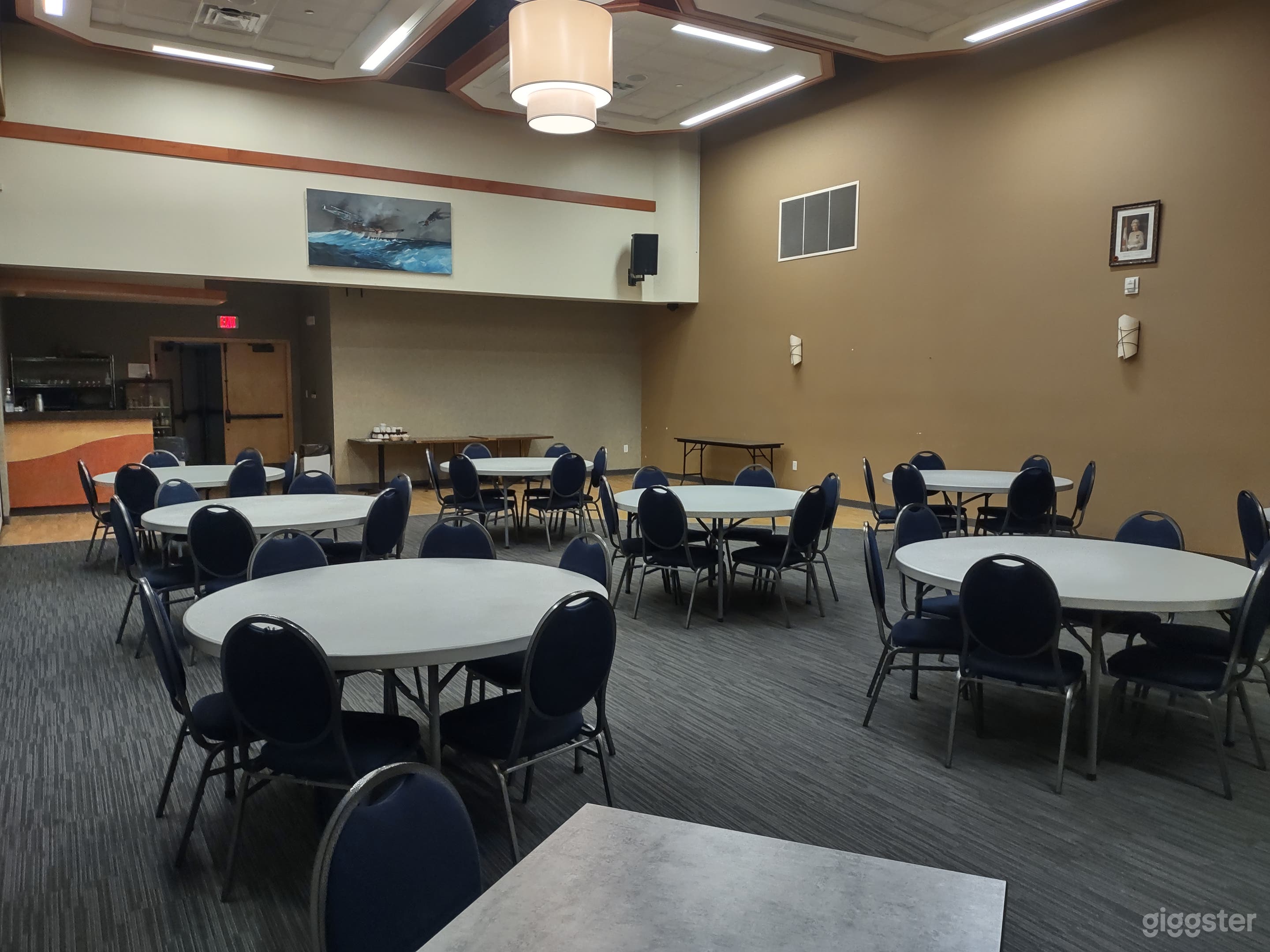 Elegant Small Banquet Hall Photo 1