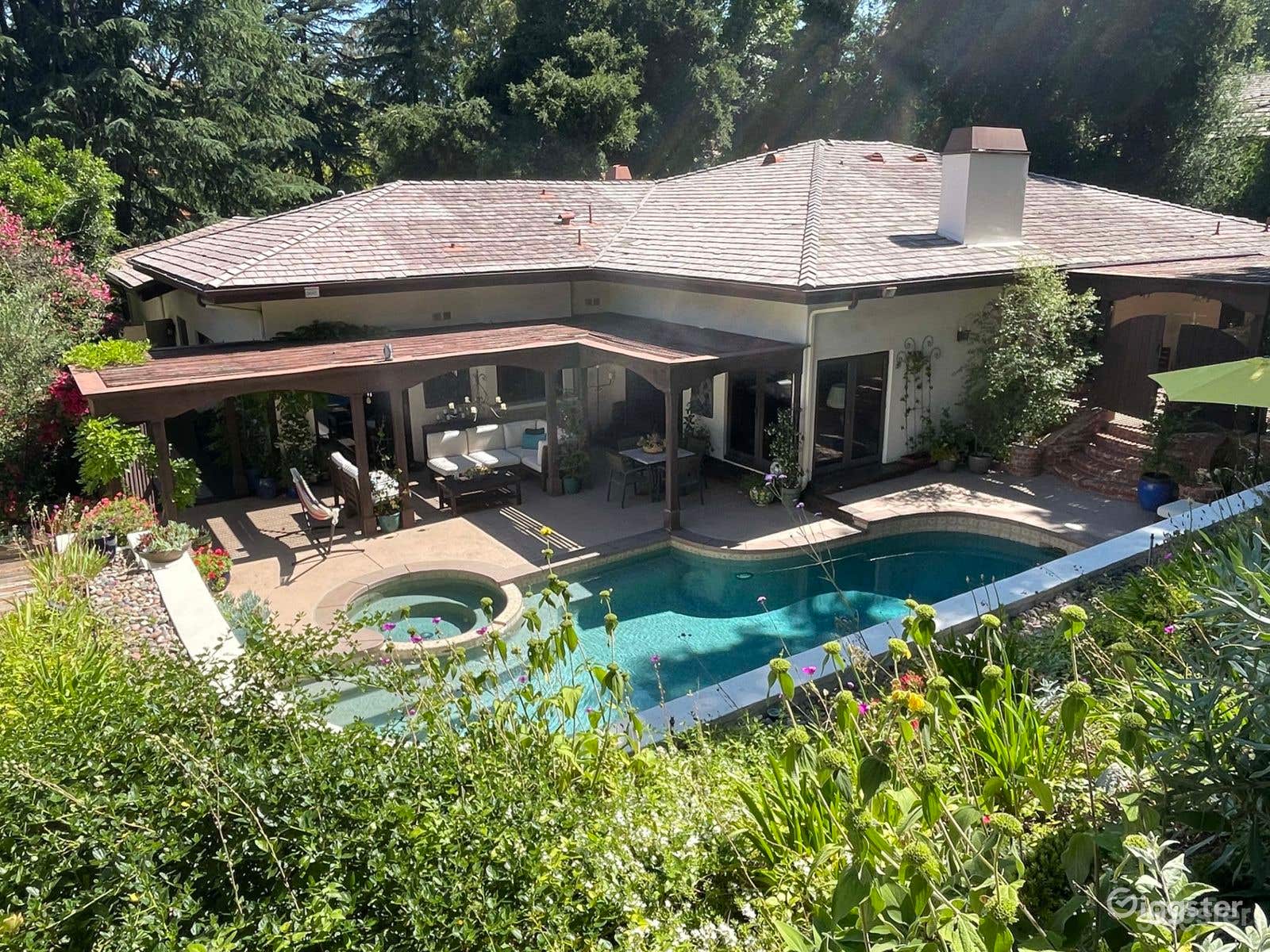 2000sq ft Backyard with Pool, Hot Tub and Garden Photo 1