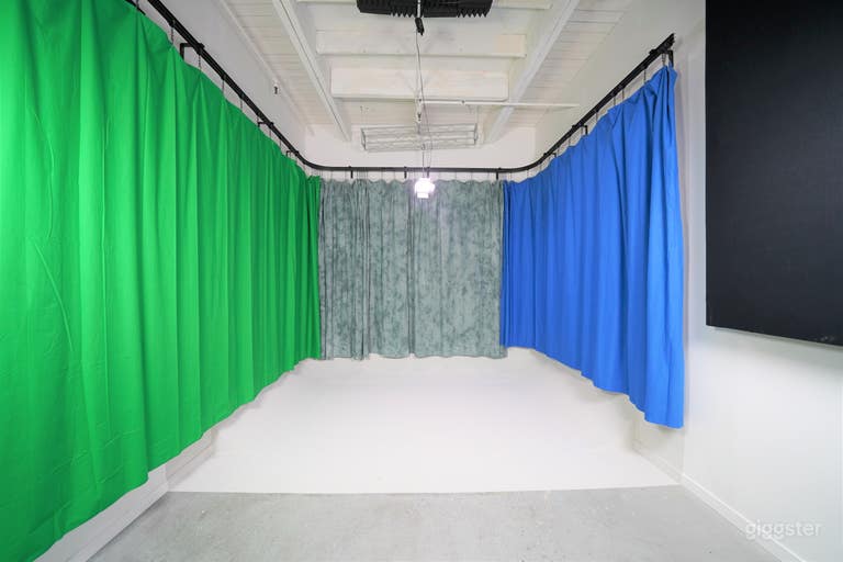  White Cyclorama Photo & Video Studio 