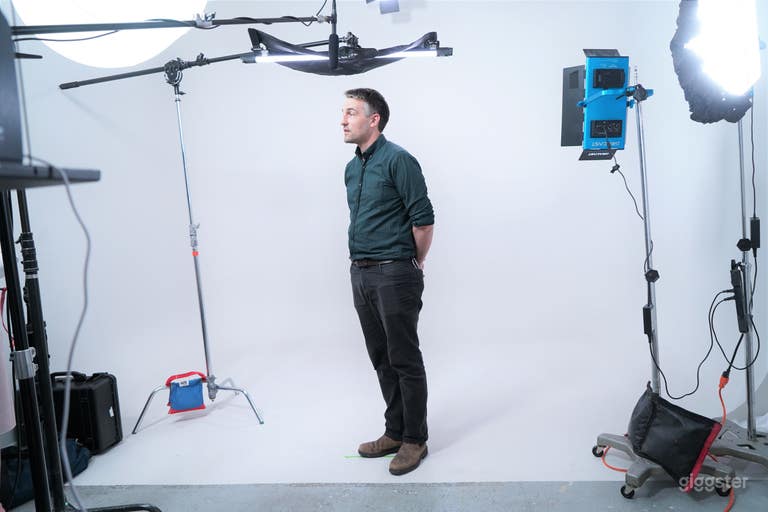  White Cyclorama Photo & Video Studio 