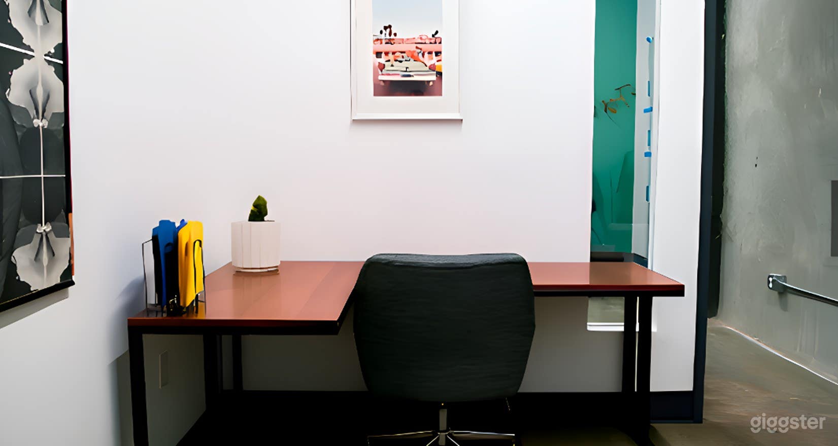 Small Workspace With Natural Lighting Photo 4