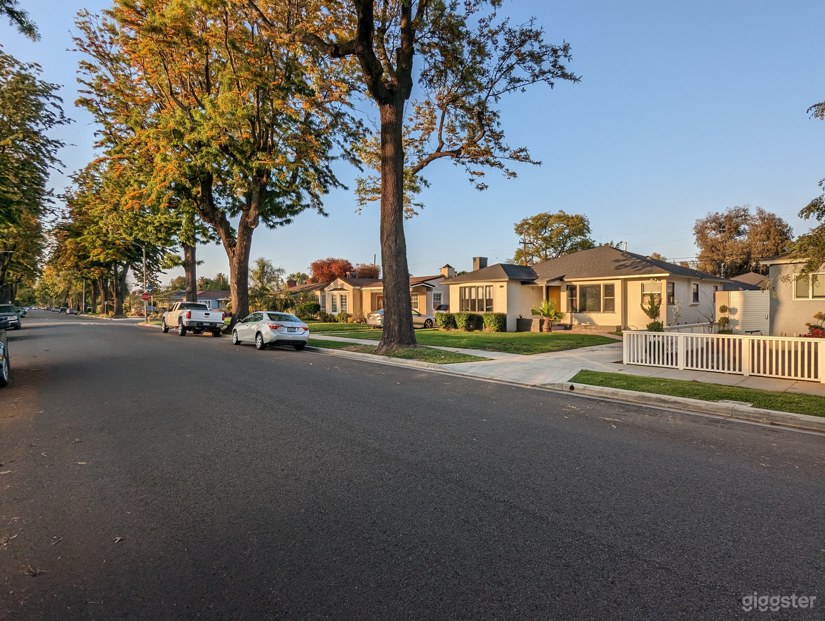 Bright & Spacious "Blank Canvas" Unfurnished Home in LB Photo 1