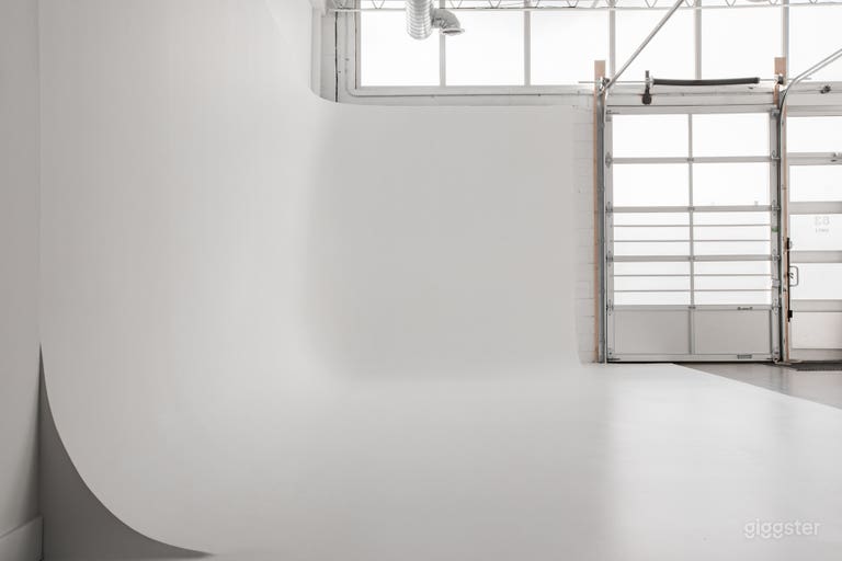  @studio.plusfour: Daylight Studio With Cyclorama 