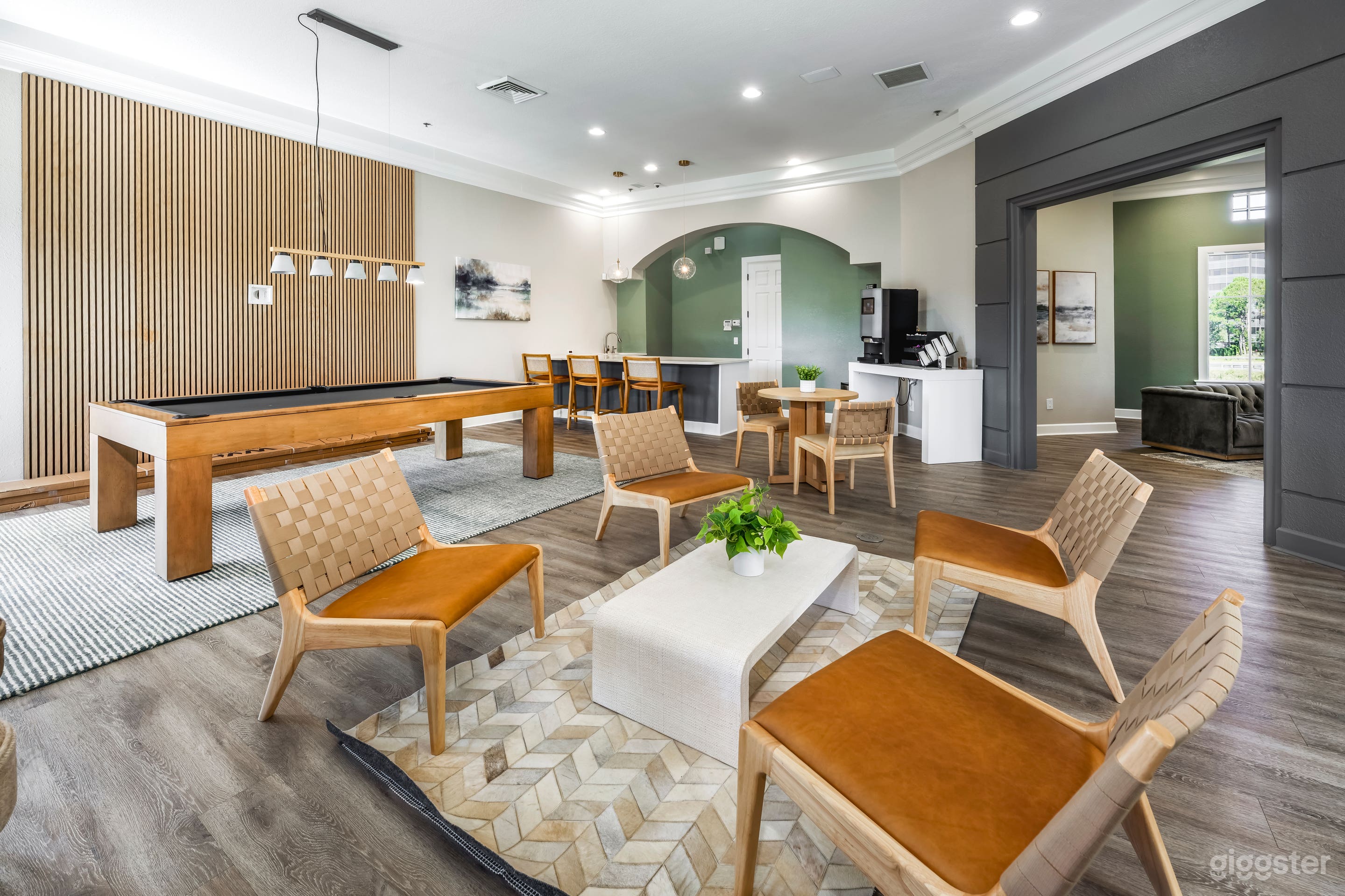 Incredible Lounge & Patio in Orlando Photo 1