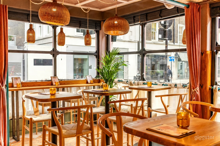  The Exchange: Barbereich im Erdgeschoss 