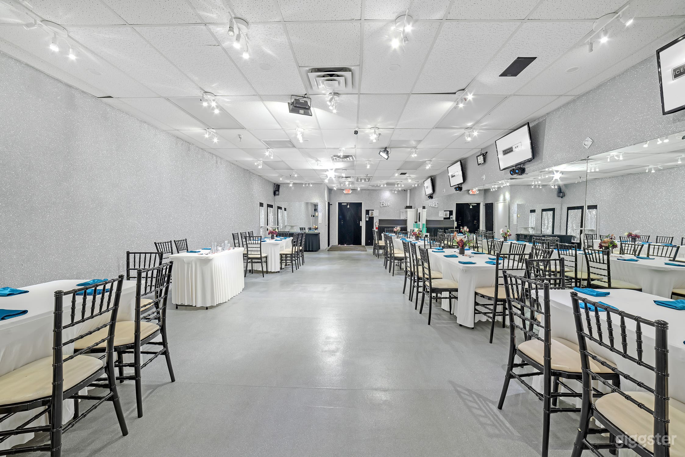 Sparkly Glam “Ice Room” – Intimate Las Vegas Event &amp; Content Photo 1