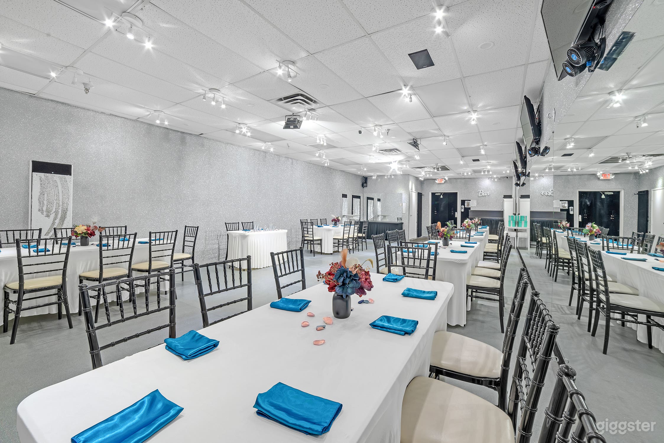 Sparkly Glam “Ice Room” – Intimate Las Vegas Event &amp; Content Photo 4