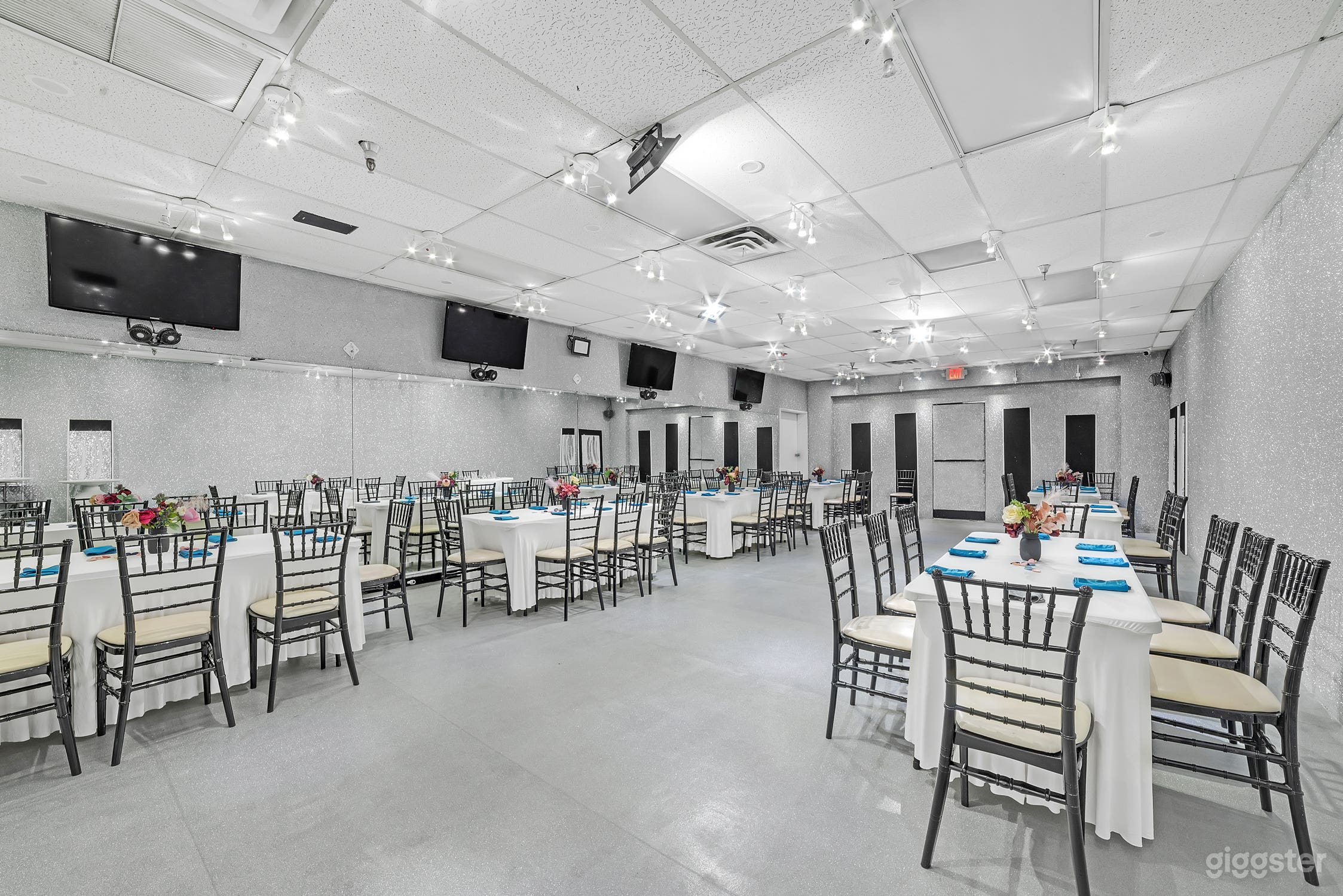 Sparkly Glam “Ice Room” – Intimate Las Vegas Event &amp; Content Photo 2