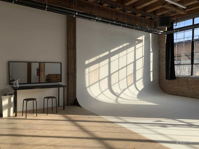  Bright Sunny CYC Wall Loft Studio 