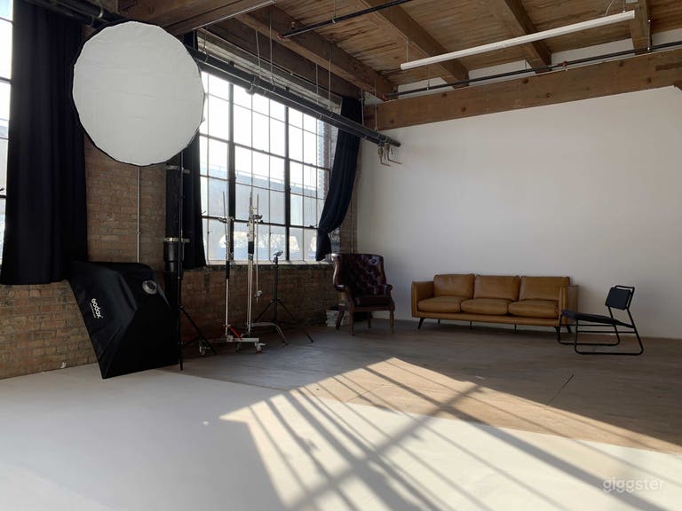  Bright Sunny CYC Wall Loft Studio 