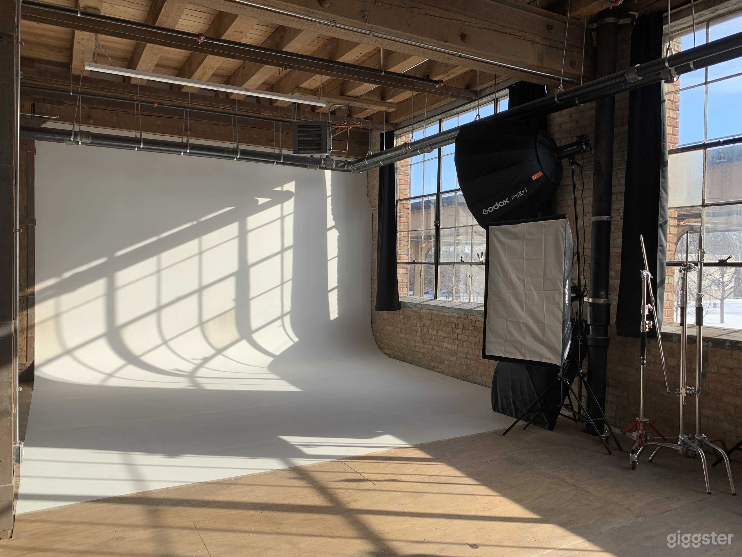 Bright Sunny CYC Wall Loft Studio Photo 2