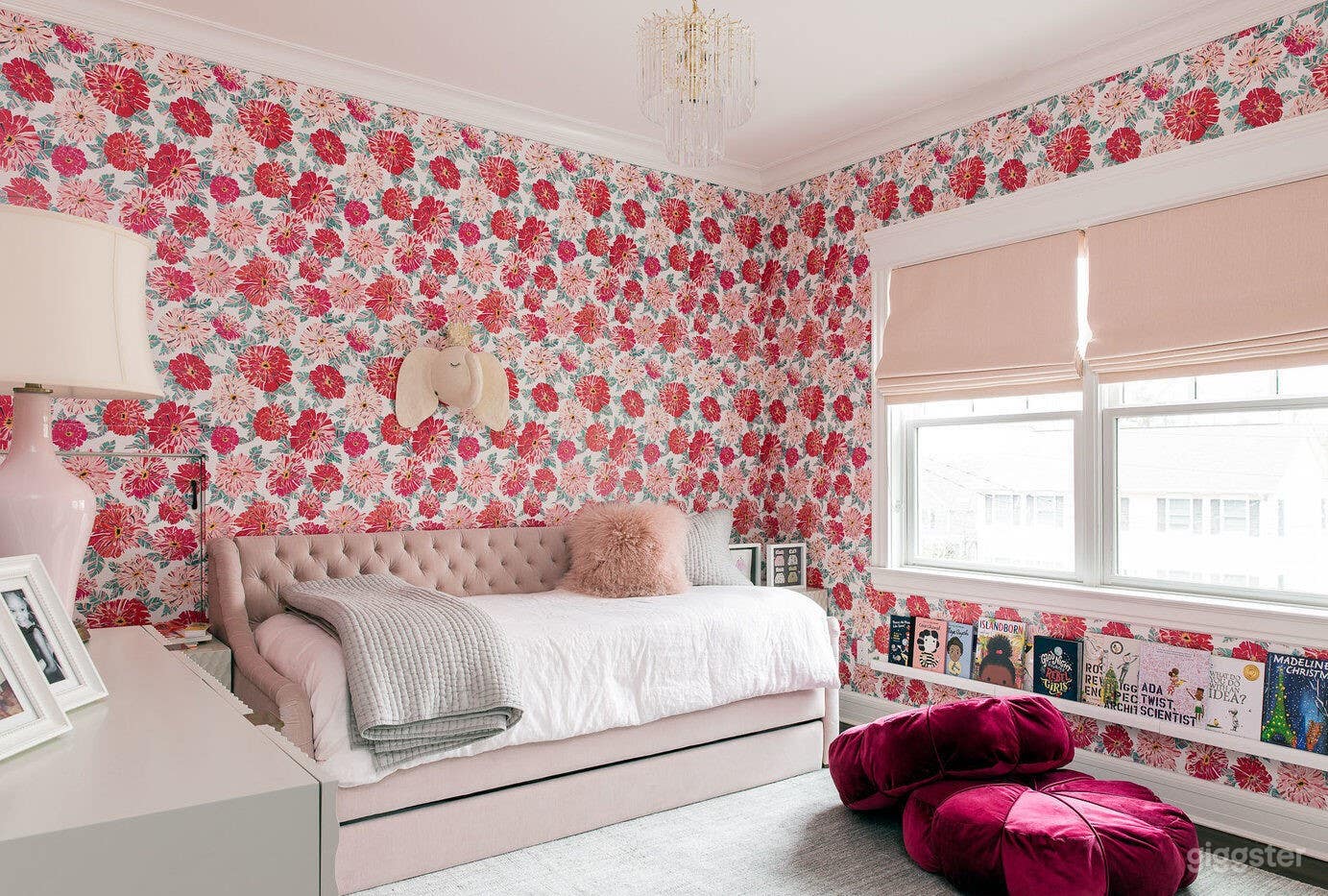 Charming Center Colonial Photo 2