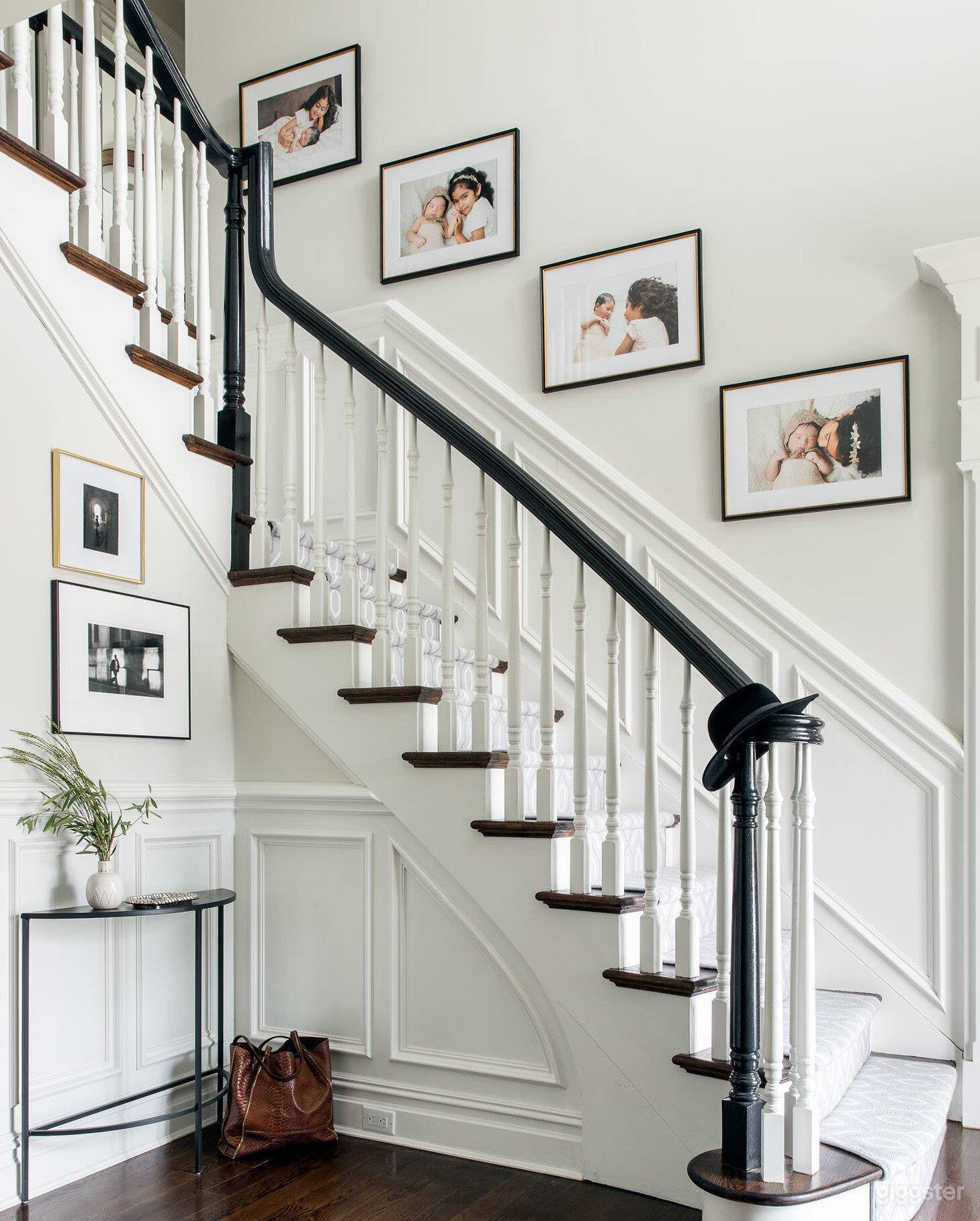 Charming Center Colonial Photo 4