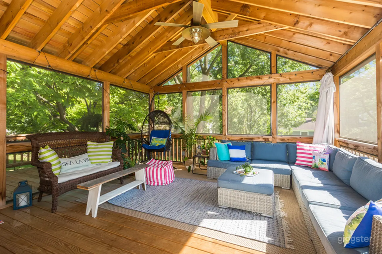  Cozy Backyard Retreat 