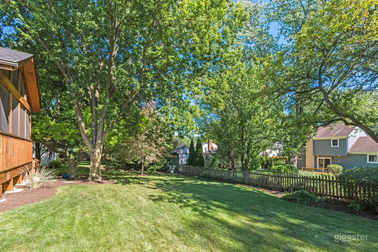  Cozy Backyard Retreat 